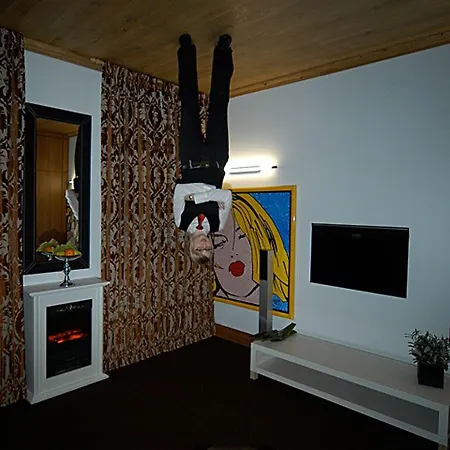 Hip Hotel